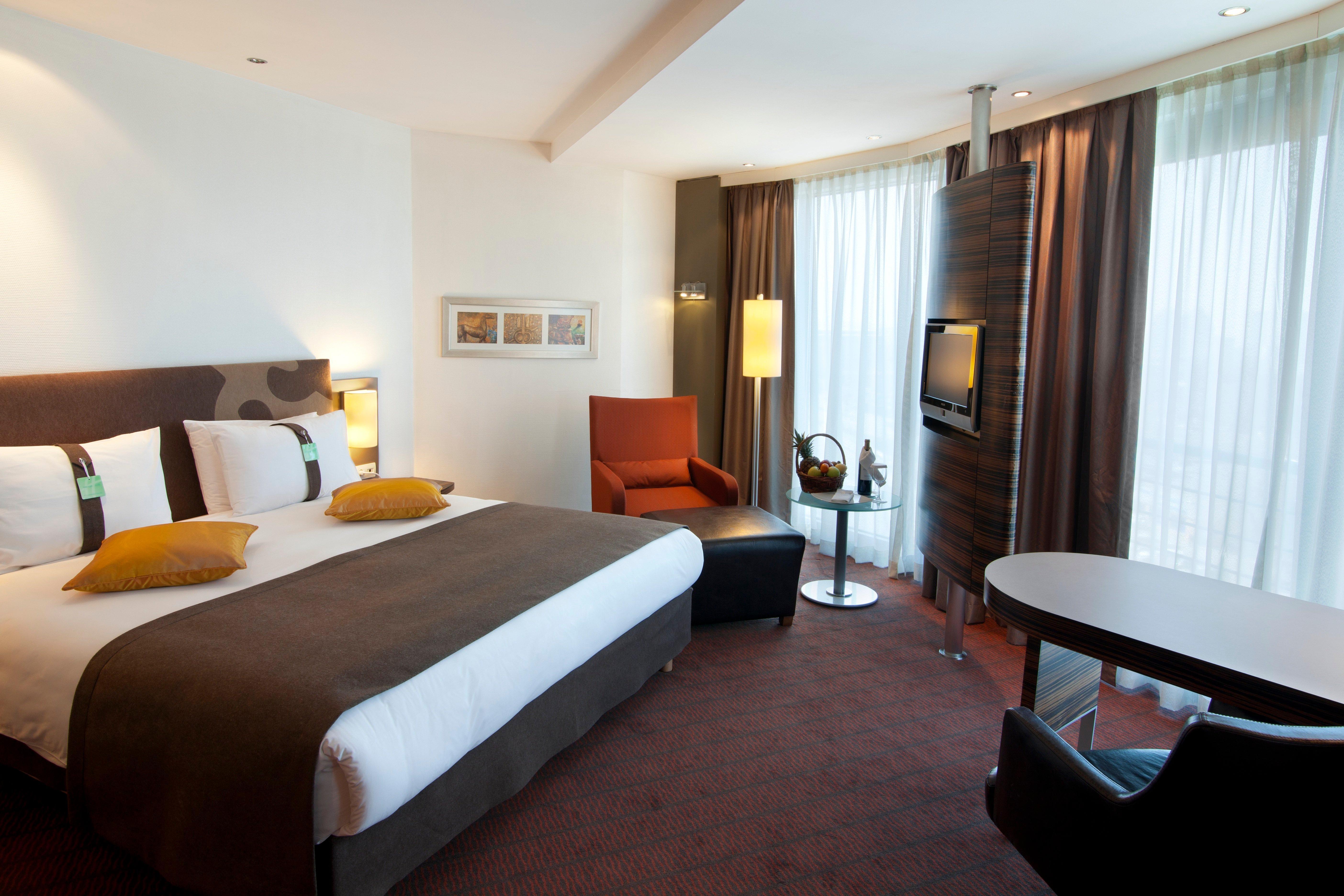 Holiday Inn Almaty By Ihg Room photo