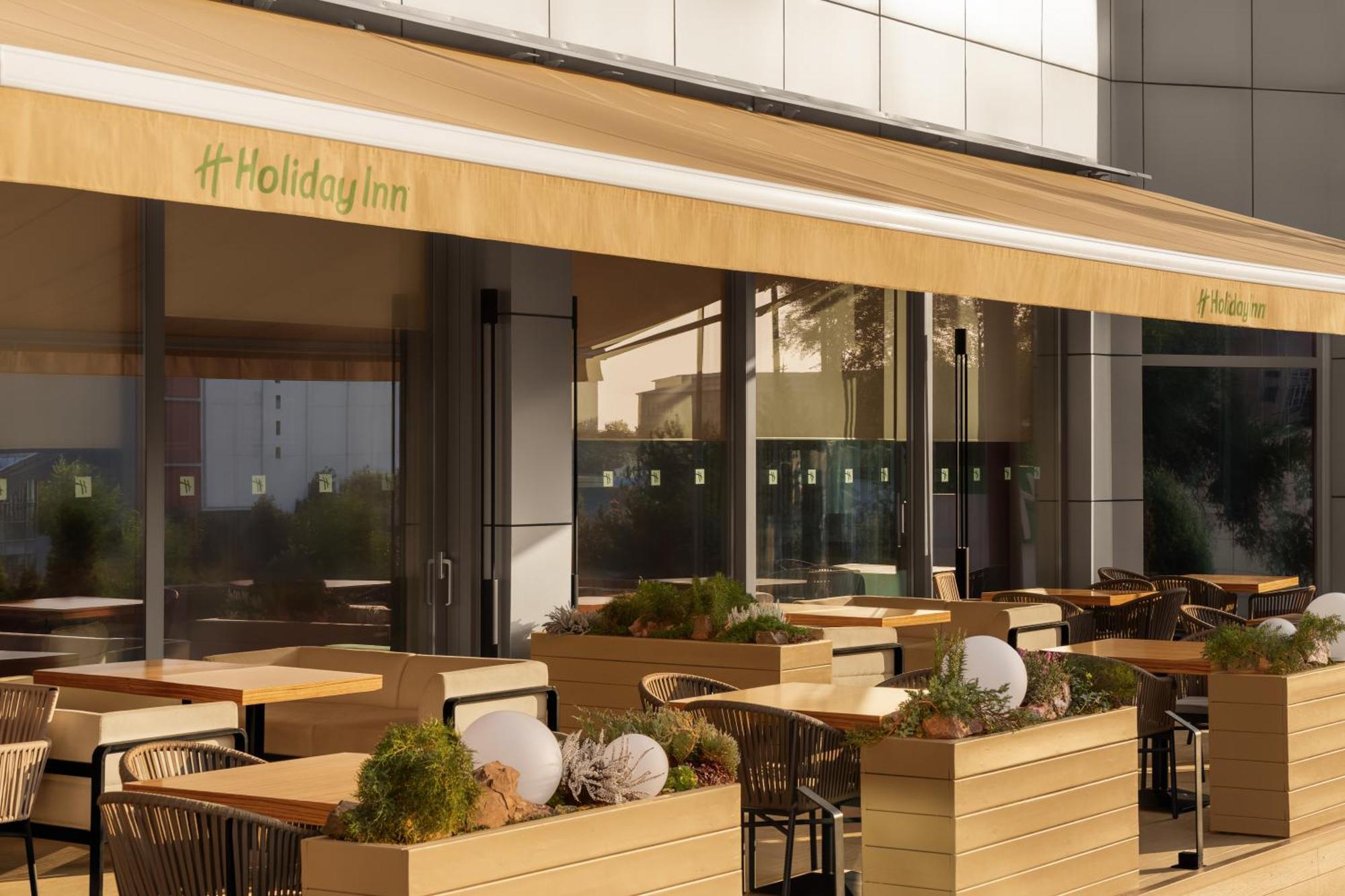 Holiday Inn Almaty By Ihg Exterior photo