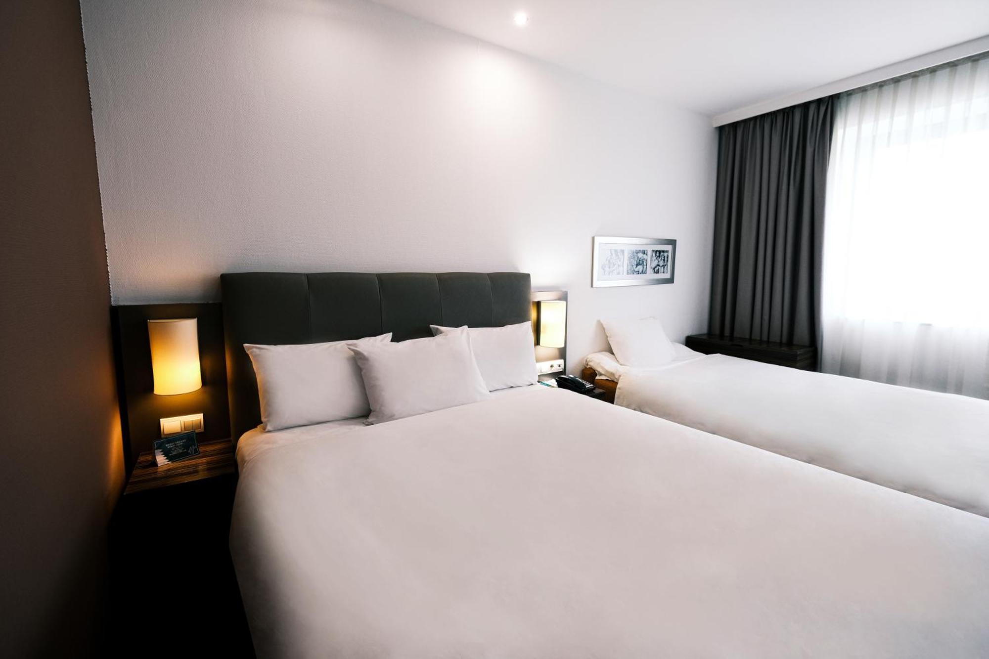 Holiday Inn Almaty By Ihg Exterior photo